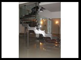 Hall- escalera-acero